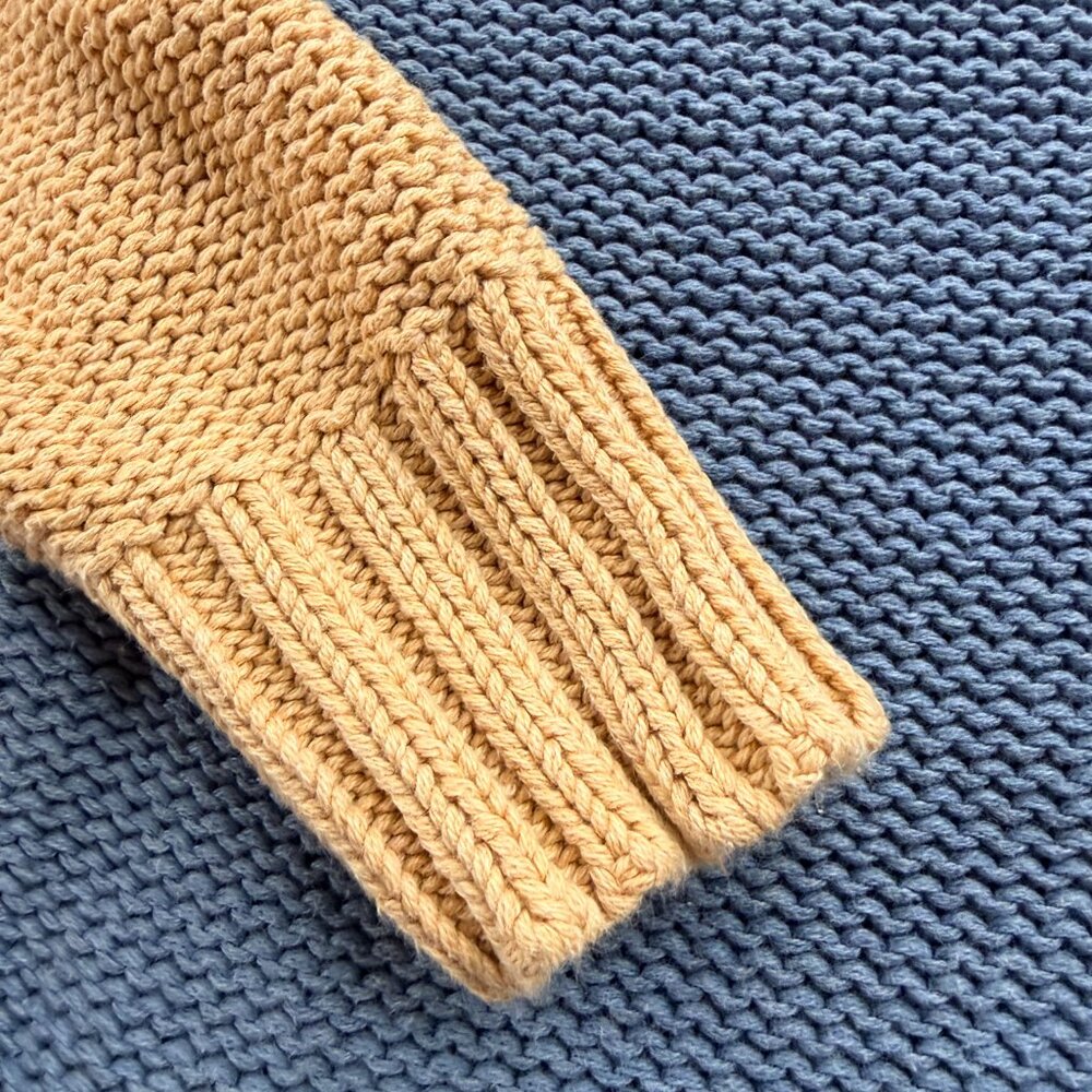 American Eagle Colorblock Cropped‎ Crewneck Sweater – XS – 100% Cotton - Picture 11 of 12